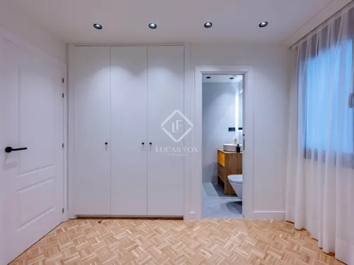 3 Bedrooms Apartment in Enric Granados