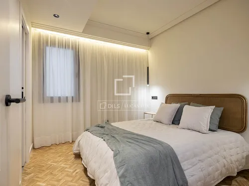 3 Bedrooms Apartment in Enric Granados