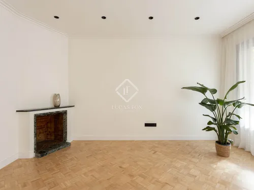 3 Bedrooms Apartment in Enric Granados