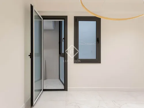 3 Bedrooms Apartment in Enric Granados