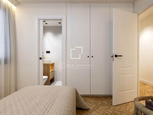 3 Bedrooms Apartment in Enric Granados