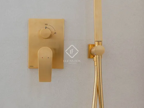 3 Bedrooms Apartment in Enric Granados