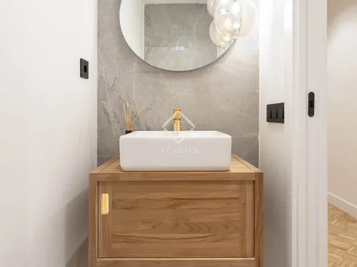 3 Bedrooms Apartment in Enric Granados