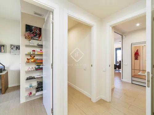 4 Bedrooms Apartment in Espronceda