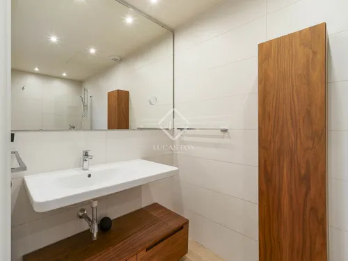 4 Bedrooms Apartment in Espronceda