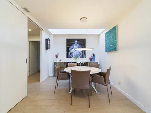 4 Bedrooms Apartment in Espronceda