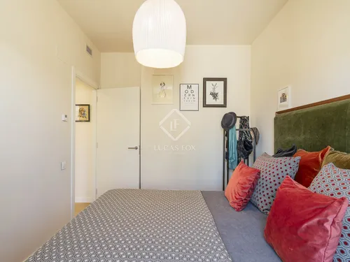 4 Bedrooms Apartment in Espronceda