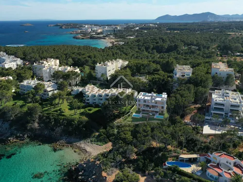 4 Bedrooms House / Villa in Calle des Vedranell