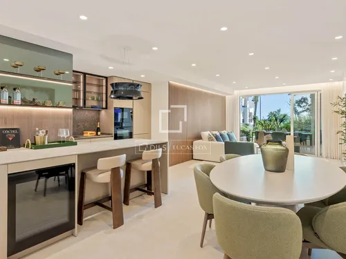 Beachfront ground-floor apartment with private terrace and direct garden access on the New Golden Mile between Marbella and Estepona