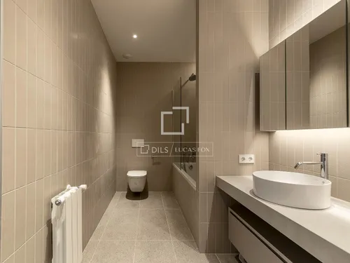 3 Bedrooms Apartment in Rambla Catalunya