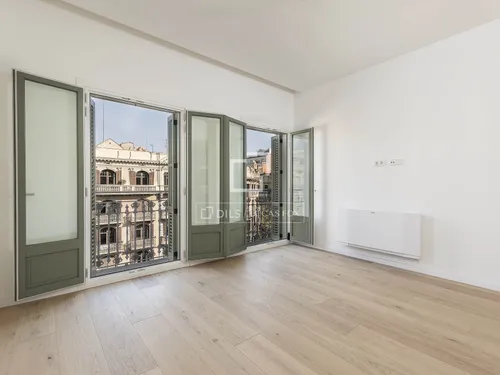 3 Bedrooms Apartment in Rambla Catalunya