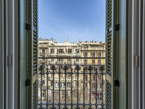 3 Bedrooms Apartment in Rambla Catalunya