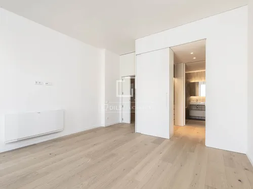 3 Bedrooms Apartment in Rambla Catalunya