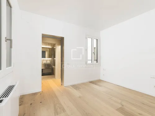 3 Bedrooms Apartment in Rambla Catalunya