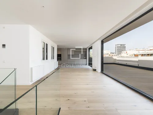 3 Bedrooms Apartment in Rambla Catalunya