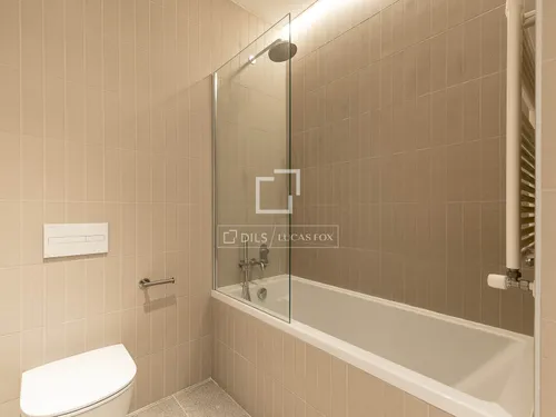 3 Bedrooms Apartment in Rambla Catalunya