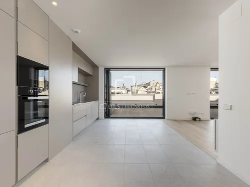 3 Bedrooms Apartment in Rambla Catalunya