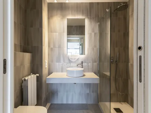 3 Bedrooms Apartment in Rambla Catalunya