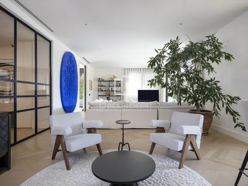 5 Bedrooms House / Villa in Bosc