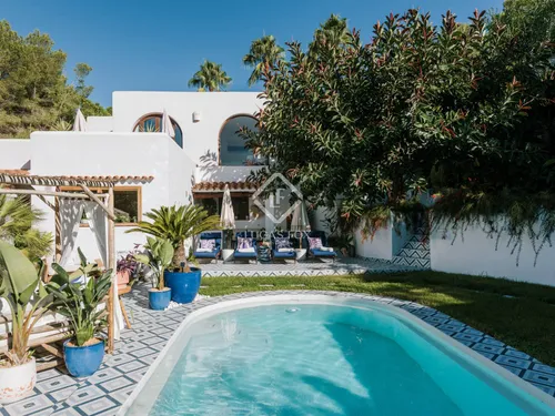 Renovated property with authentic island charm and modern touches