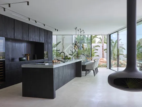 5 Bedrooms House / Villa in Carrer Dalt