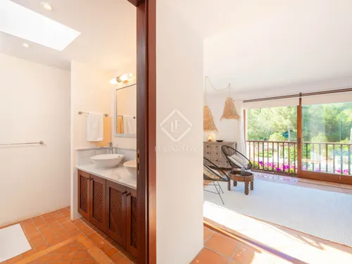 5 Bedrooms House / Villa in CAN PORCHU DE DALT