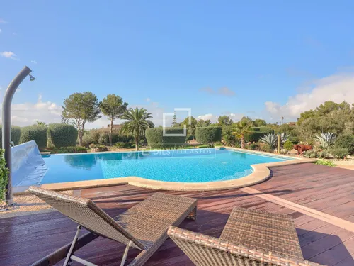 4 Bedrooms House / Villa in DS 8742- SA CASA BLANCA (PUN 6 N2dup-A