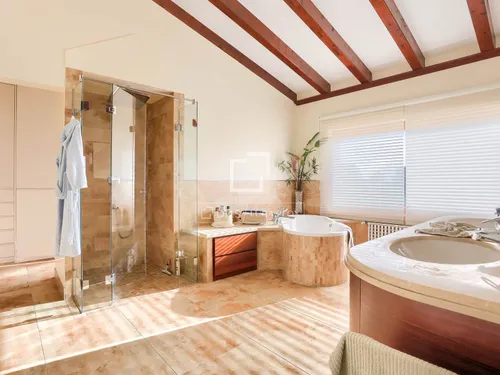 4 Bedrooms House / Villa in DS 8742- SA CASA BLANCA (PUN 6 N2dup-A