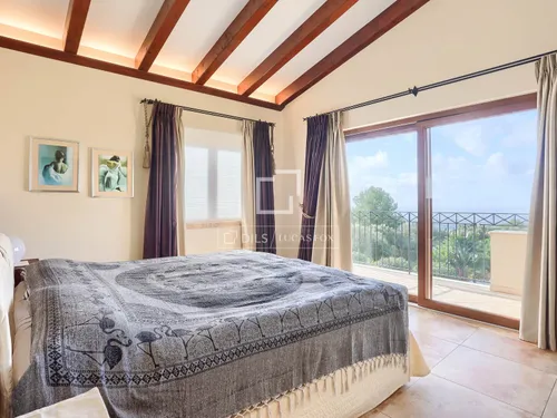 4 Bedrooms House / Villa in DS 8742- SA CASA BLANCA (PUN 6 N2dup-A