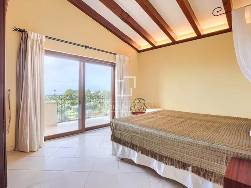 4 Bedrooms House / Villa in DS 8742- SA CASA BLANCA (PUN 6 N2dup-A