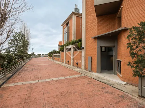 4 Bedrooms House / Villa in gaziel