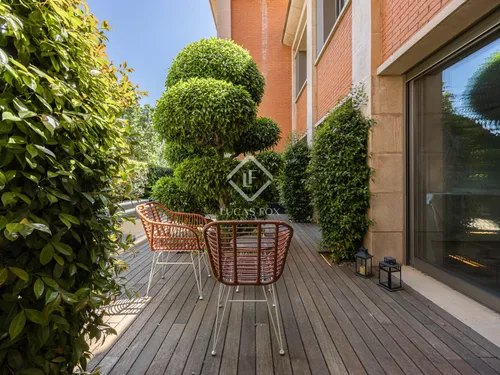 4 Bedroom house / villa with 39m² garden for sale in Sarrià, Barcelona