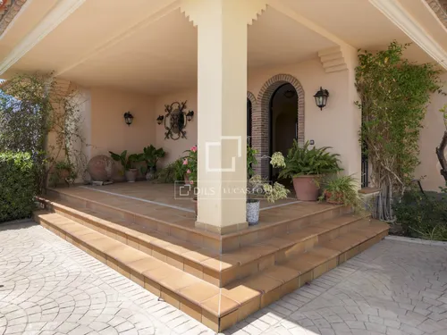 5 Bedrooms House / Villa in Cerro Alonso Diaz