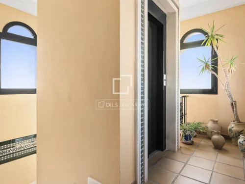 5 Bedrooms House / Villa in Cerro Alonso Diaz