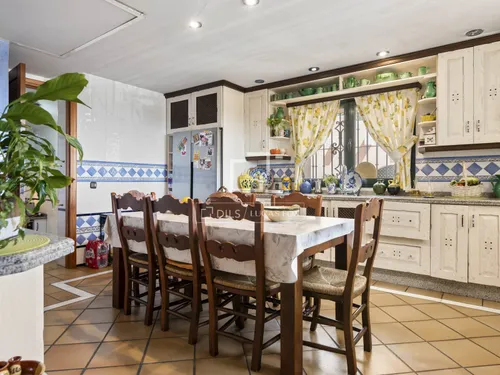 5 Bedrooms House / Villa in Cerro Alonso Diaz