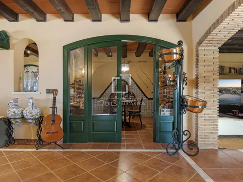 5 Bedrooms House / Villa in Cerro Alonso Diaz