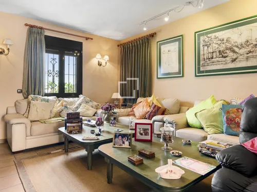 5 Bedrooms House / Villa in Cerro Alonso Diaz