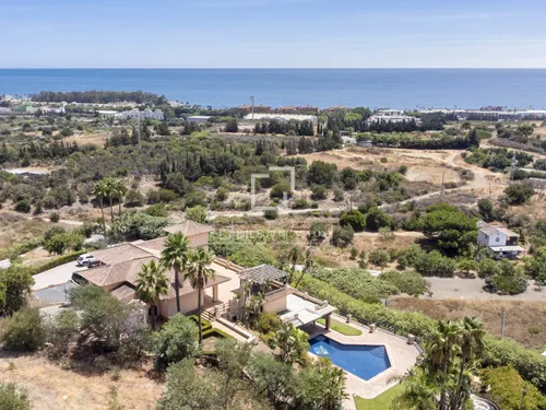 5 Bedrooms House / Villa in Cerro Alonso Diaz