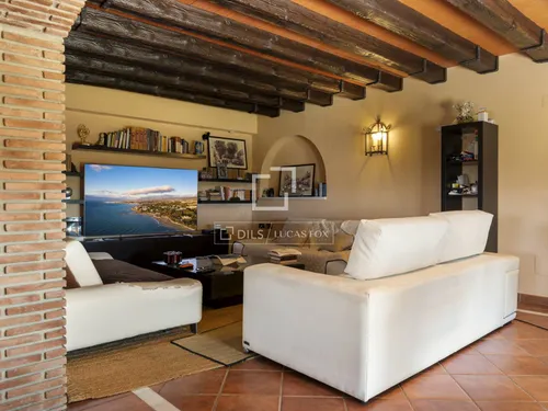 5 Bedrooms House / Villa in Cerro Alonso Diaz