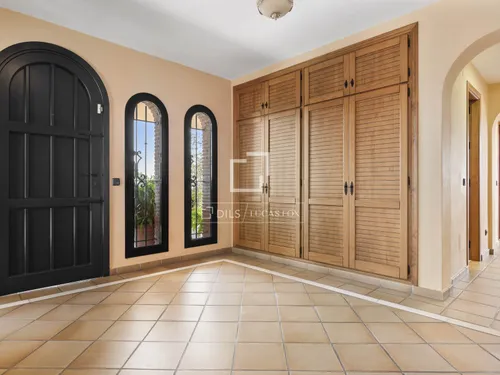 5 Bedrooms House / Villa in Cerro Alonso Diaz