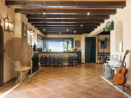 5 Bedrooms House / Villa in Cerro Alonso Diaz