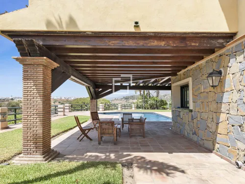 5 Bedrooms House / Villa in Cerro Alonso Diaz