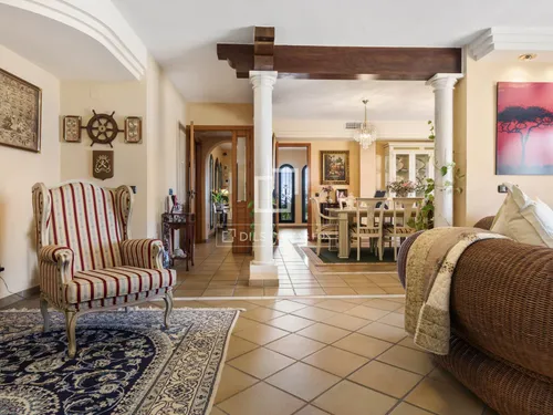 5 Bedrooms House / Villa in Cerro Alonso Diaz