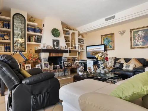 5 Bedrooms House / Villa in Cerro Alonso Diaz