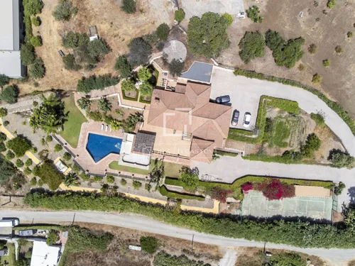 5 Bedrooms House / Villa in Cerro Alonso Diaz