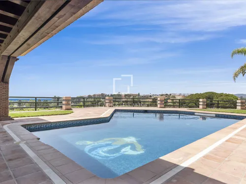 5 Bedrooms House / Villa in Cerro Alonso Diaz