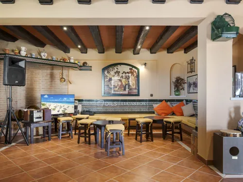 5 Bedrooms House / Villa in Cerro Alonso Diaz