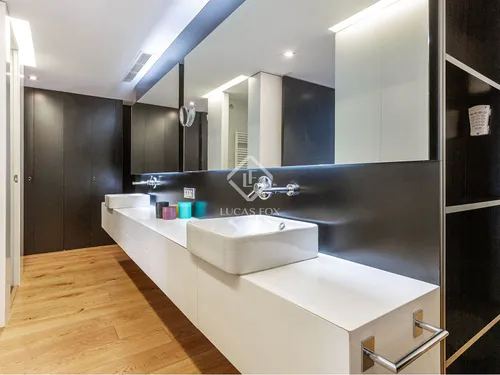 4 Bedrooms Apartment in Plaza Adria