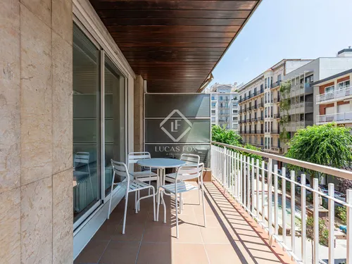 4 Bedrooms Apartment in Plaza Adria