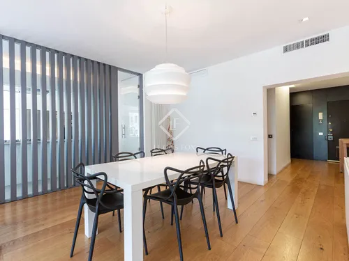 4 Bedrooms Apartment in Plaza Adria